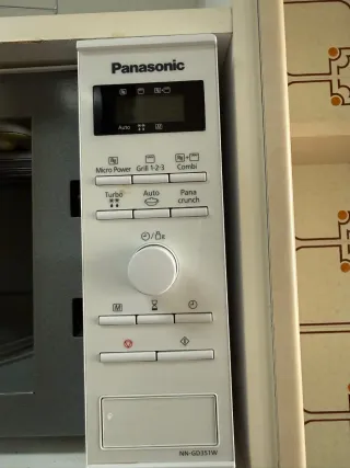 Microondas Panasonic NN-GD351W Inverter Grill