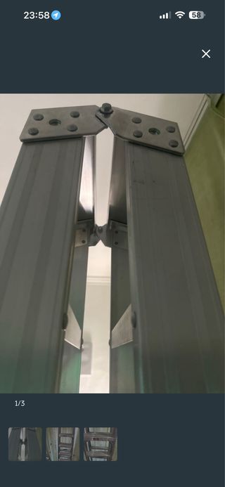 Escalera plegable de aluminio