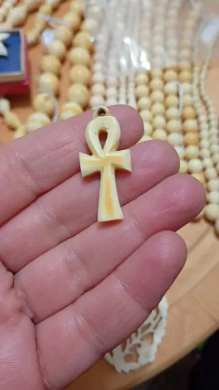 Set gioielli antichi beige e marrone