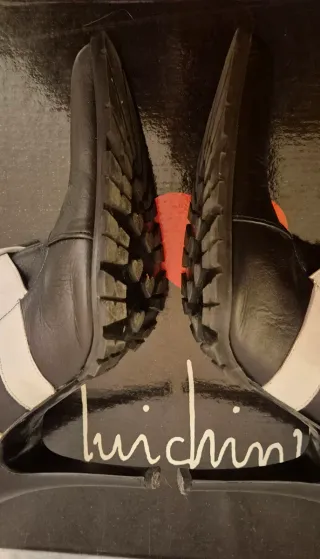 Botines de tacón negras y blancas