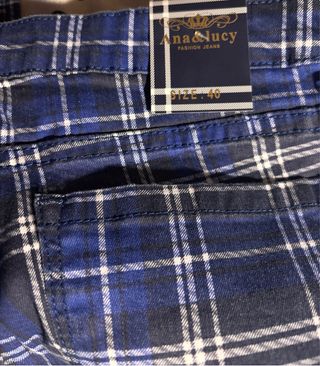Pantalones de cuadros azules y negros