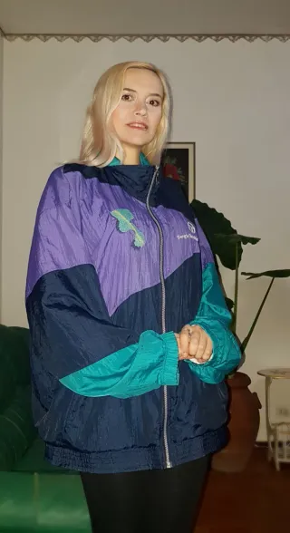 Giacca Sergio Tacchini colorata. vintage.