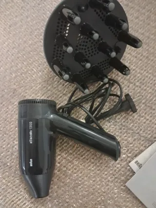 Plancha Taurus Geyser y Secador Braun