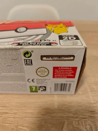Nintendo 2DS XL Poké Ball Edition