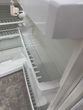 Nevera pequeña blanca