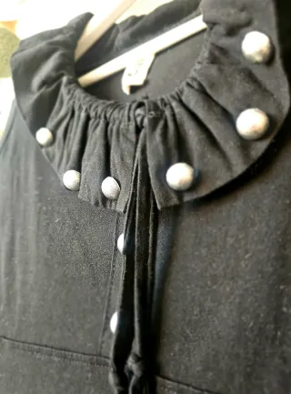 Mini vestido negro chic