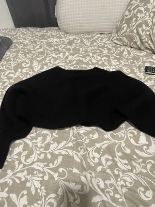 Jersey negro crop top