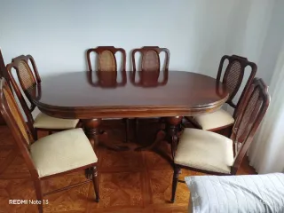 Mesa de comedor con 6 sillas