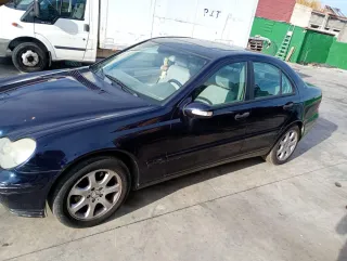 Mercedes-Benz Clase C 2004