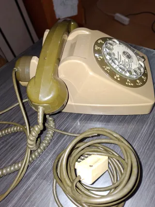 Teléfono antiguo de disco