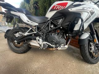 Benelli TRK 502 Asfáltica Blanca