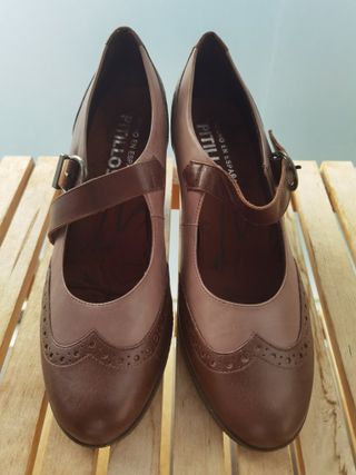 Zapatos Pitillos Talla 41 Beige y Marrón