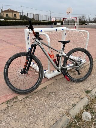 Bicicleta Cube Stereo ONE22 Race