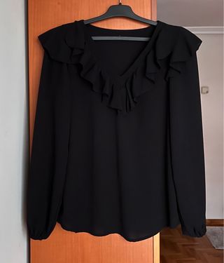 Blusa negra SHEIN volantes talla XS
