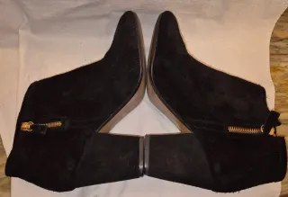 Botín Zara ante negro