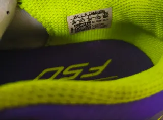 Zapatillas multitacos Adidas moradas y verdes