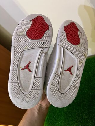 Zapatillas Jordan 4 Blancas y Rojas