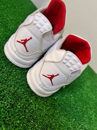 Zapatillas Jordan 4 Blancas y Rojas