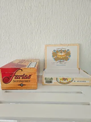 Due scatole antiche di Habanos in vendita