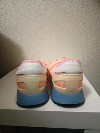 Zapatillas Adidas rosas y blancas