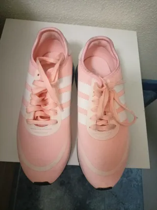 Zapatillas Adidas rosas y blancas