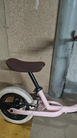 Bicicleta sin pedales rosa