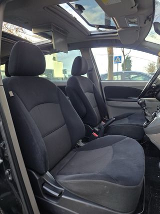 Mitsubishi Grandis / 7 Plazas / 223.000 km