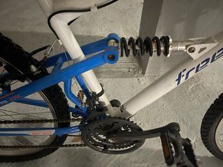 Bicicleta Montaña Blanca y Azul