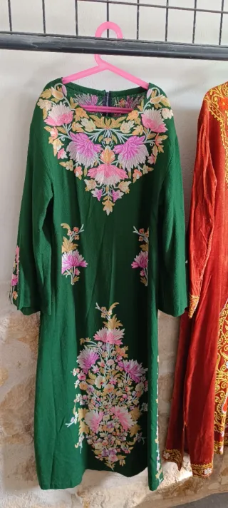 Vestidos árabes bordados