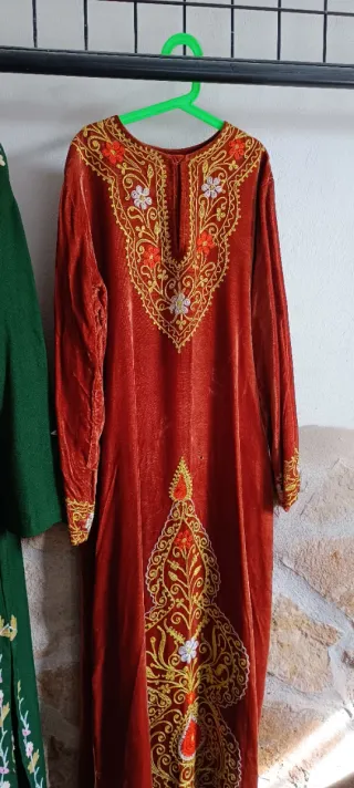 Vestidos árabes bordados