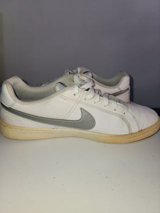 Nike Court Royale Blancas