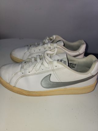 Nike Court Royale Blancas