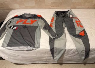 Outfit Motocross/Enduro Casco + Equipación