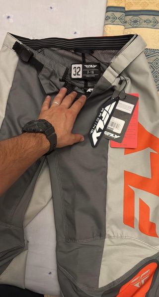 Outfit Motocross/Enduro Casco + Equipación