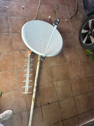 Antena Parabólica y Antena TDT