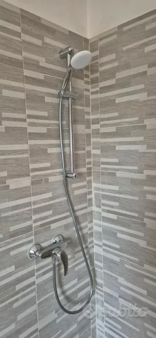 Colonnina Doccia Grohe con Soffione e Rubinetto