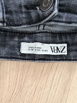 Pantalón vaquero niño desgastado negro