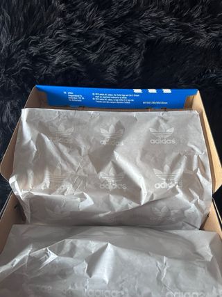 Zapatillas Adidas Spezial Beige y Blanco