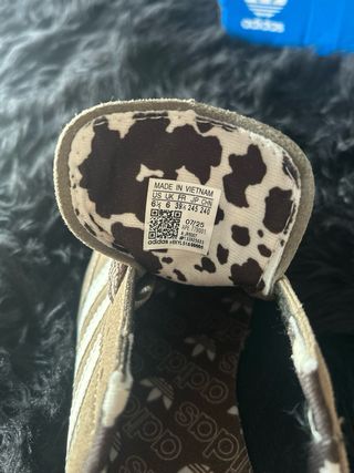 Zapatillas Adidas Spezial Beige y Blanco