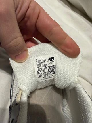 New Balance 204L Plata y Blanco