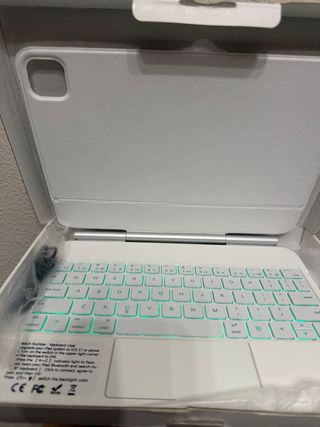 Custodia con tastiera retroilluminata per iPad 11 Pro