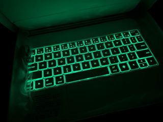 Custodia con tastiera retroilluminata per iPad 11 Pro