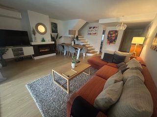 Se alquila por semanas/meses casa en la Playa