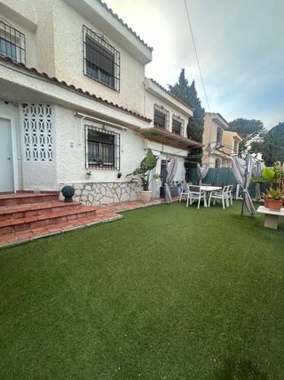 Se alquila por semanas/meses casa en la Playa