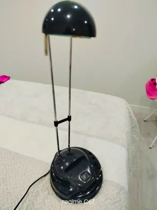 Lámpara de escritorio elegante y moderna