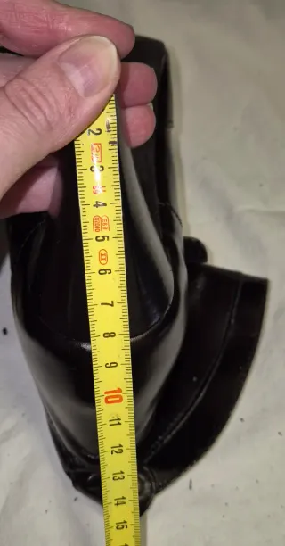 Botines negros de piel