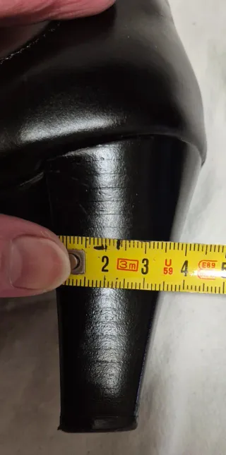 Botines negros de piel