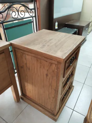 Mesita rústica 3 cajones madera