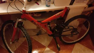 Bicicleta de Montaña Roja