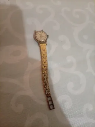 Reloj Duward Dorado y Blanco